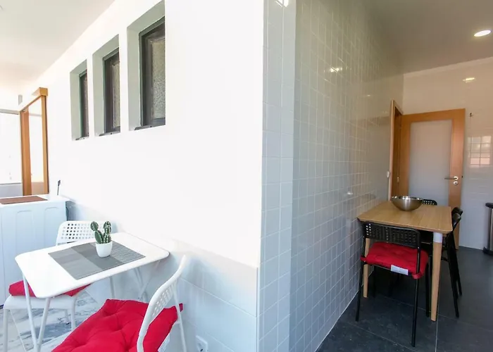 Friends & Family Tree Apartman