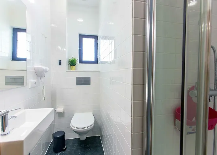 Friends & Family Tree 아파트