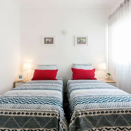 Friends & Family Tree