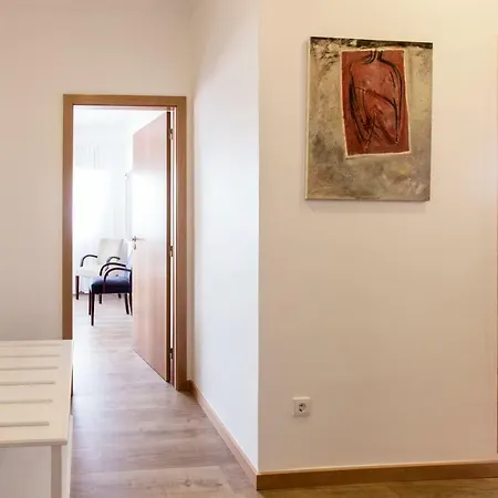 Friends & Family Tree Apartamento